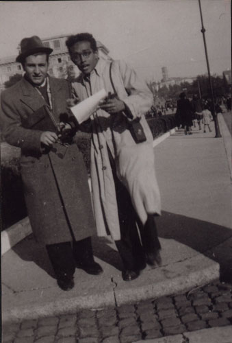 Giorgio con Caio Cefaro a piazza San Giovanni in Laterano, Archivio famiglia Cefaro, Fotografie, Roma, 1941.� 